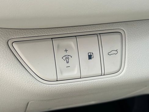 Used 2024 Genesis G70 2.5T image 24