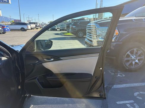 Used 2018 Honda Civic EX image 29