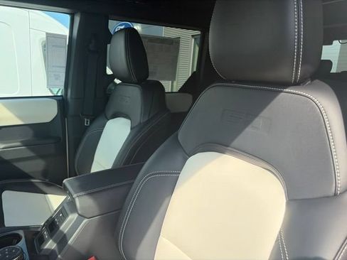 New 2026 Ford Bronco Outer Banks w/ Sasquatch Package AWD/4WD image 16