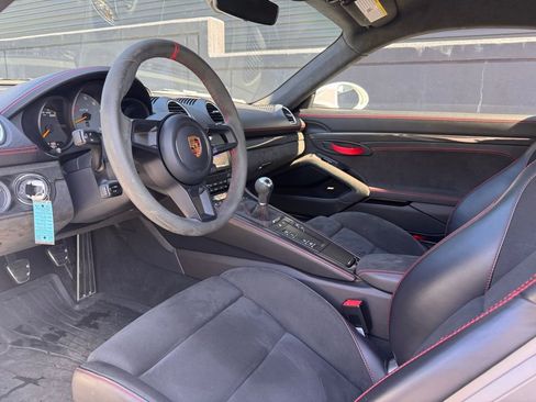Certified 2022 Porsche 718 Cayman GT4 image 15