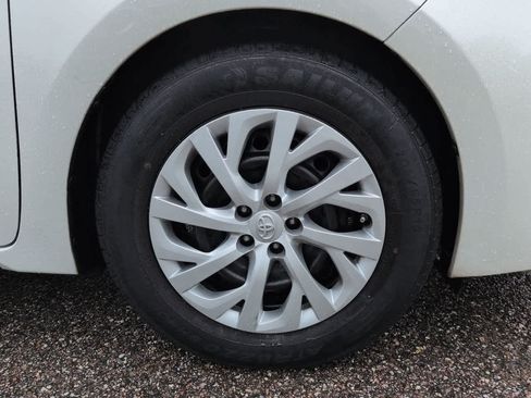 Used 2019 Toyota Corolla LE FWD image 11