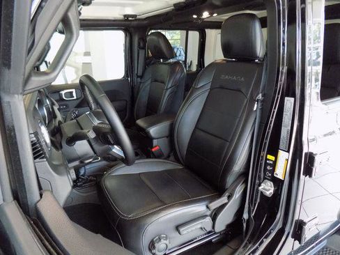 Certified 2022 Jeep Wrangler Unlimited Sahara w/ LED Lighting Group AWD/4WD image 20