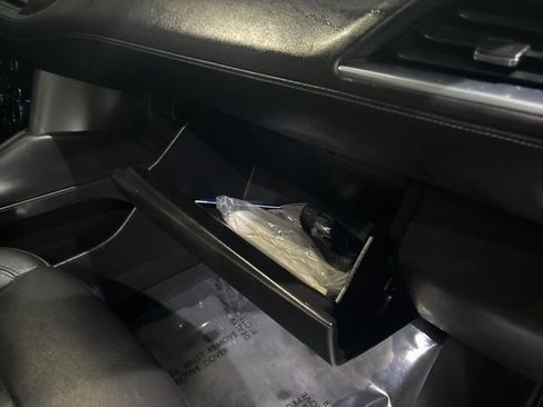 Used 2021 Chevrolet Tahoe Z71 w/ Z71 Off-Road Package image 38