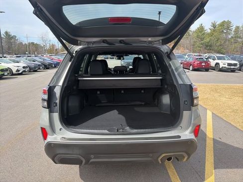 Used 2025 Subaru Forester Limited AWD/4WD image 9