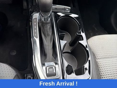 Used 2025 Chevrolet Trax LT w/ LT Convenience Package image 8