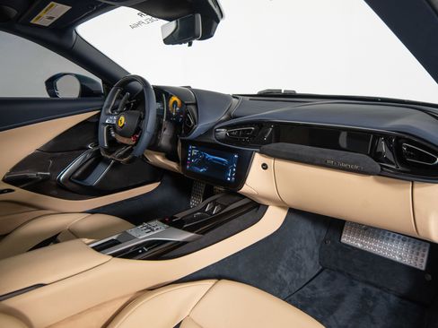 Certified 2025 Ferrari 12Cilindri image 30