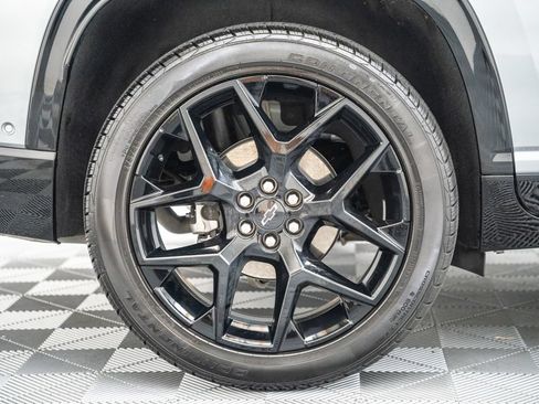 Used 2024 Chevrolet Traverse RS FWD image 20