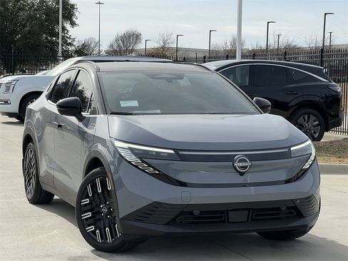 New 2026 Nissan Leaf Platinum+ image 2
