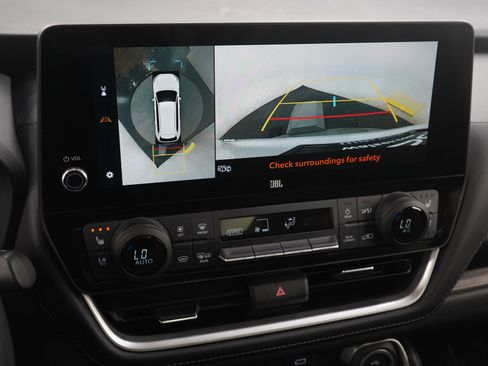 Used 2024 Toyota Grand Highlander Limited image 27