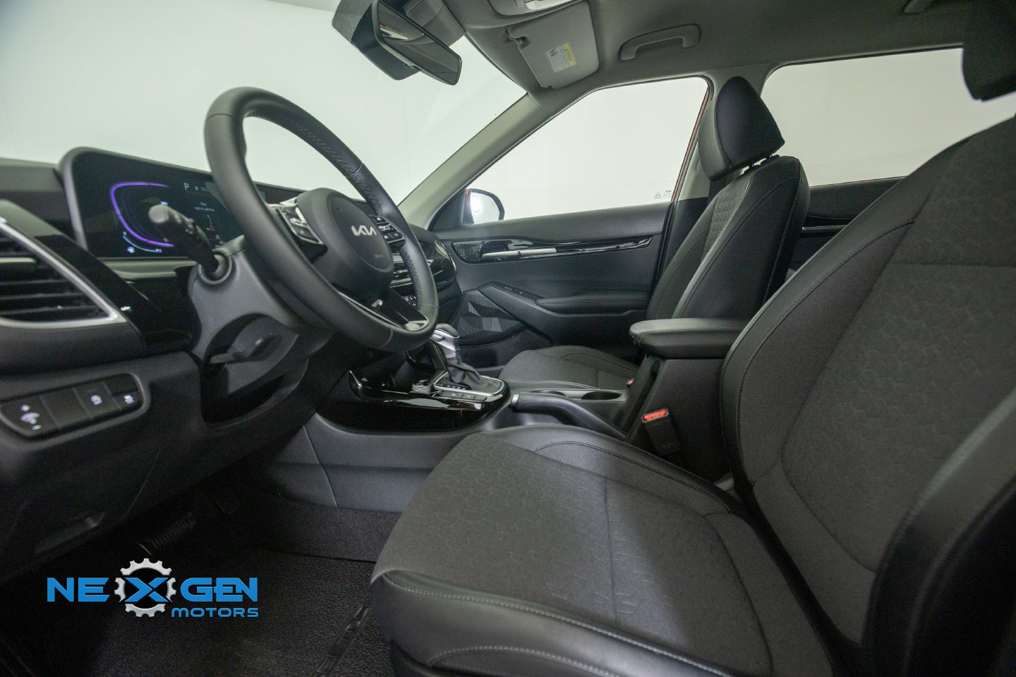 Used 2025 Kia Seltos S AWD/4WD image 13