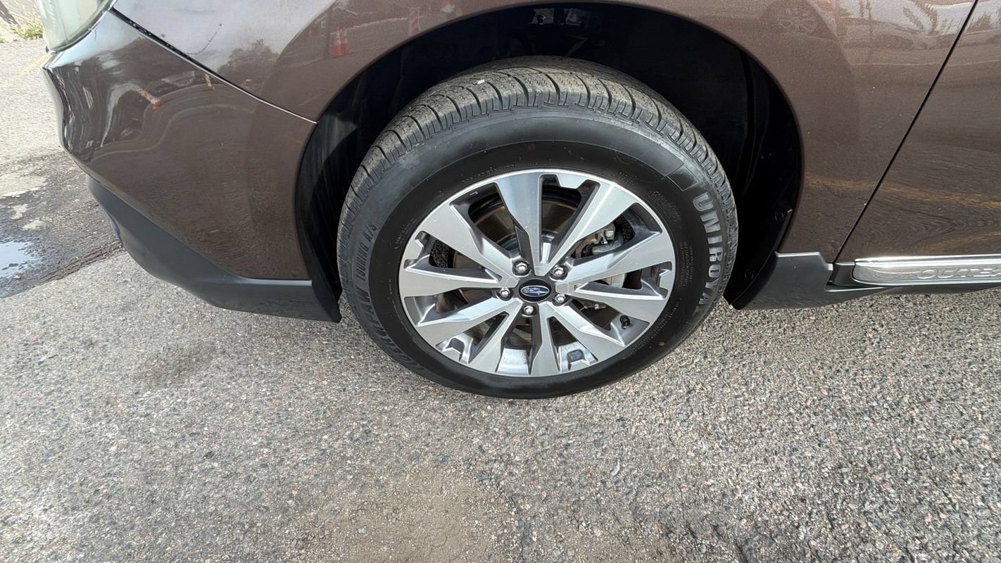 Used 2019 Subaru Outback 3.6R Touring AWD/4WD image 26