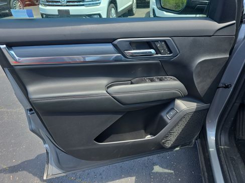 Used 2025 GMC Terrain Elevation w/ Elevation Premium Package AWD/4WD image 18