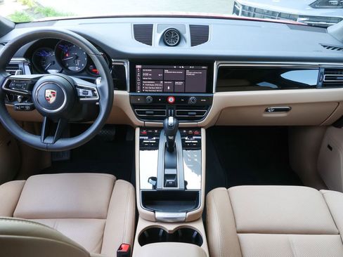 Certified 2026 Porsche Macan AWD/4WD image 25