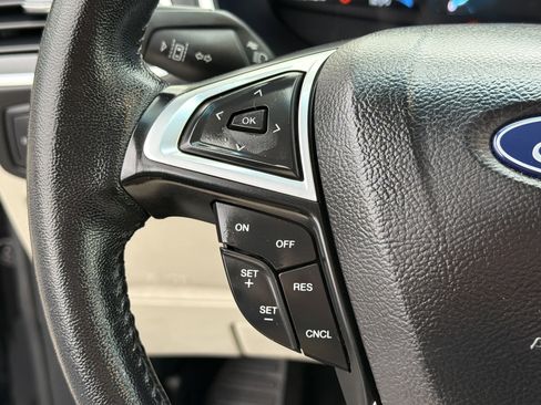 Used 2019 Ford Edge Titanium image 27