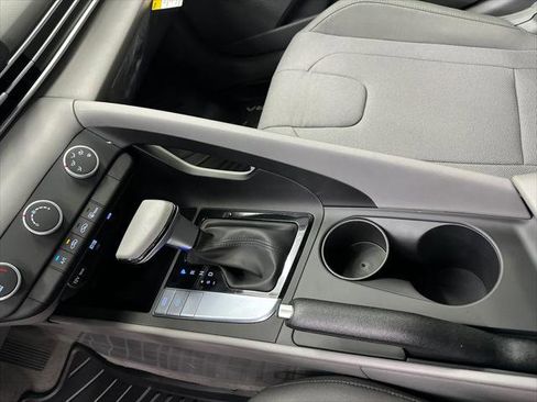 New 2026 Hyundai Elantra SE image 28