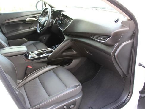 Used 2023 Buick Envision Essence FWD image 21