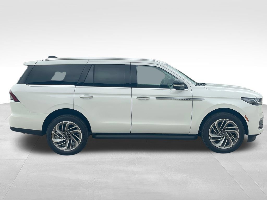 New 2026 Lincoln Navigator Premiere AWD/4WD image 6
