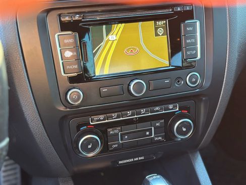 Used 2012 Volkswagen Jetta GLI image 27