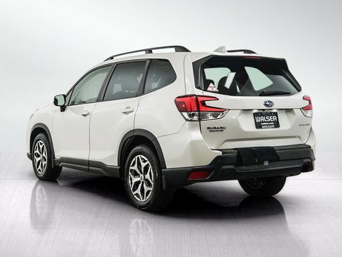 Used 2020 Subaru Forester Premium AWD/4WD image 3