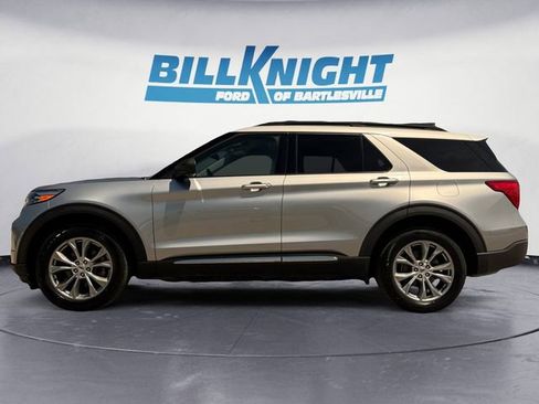 Used 2021 Ford Explorer XLT w/ Equipment Group 202A AWD/4WD image 2