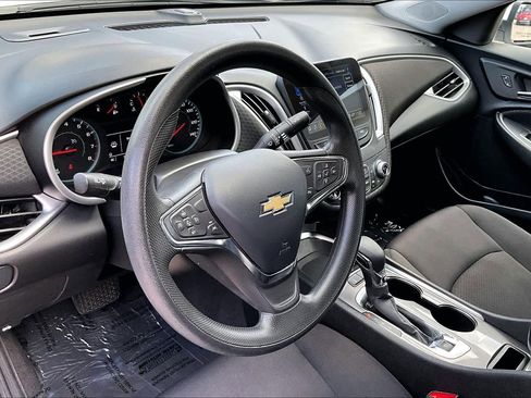 Used 2024 Chevrolet Malibu LT image 17