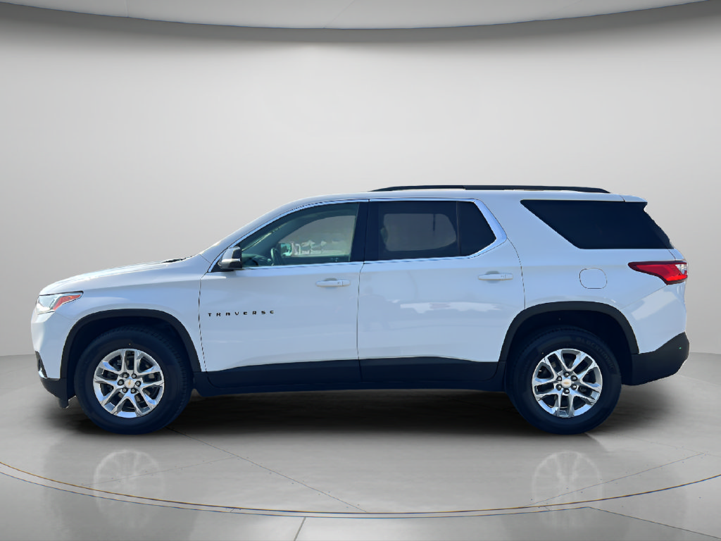 Used 2021 Chevrolet Traverse LT w/ LPO, Blackout Package AWD/4WD image 4