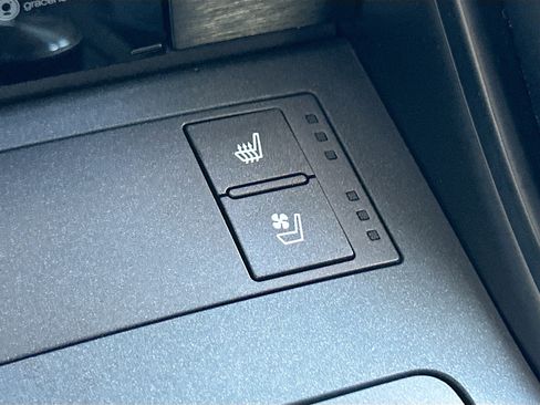 Used 2022 Lexus IS 350 F Sport image 21