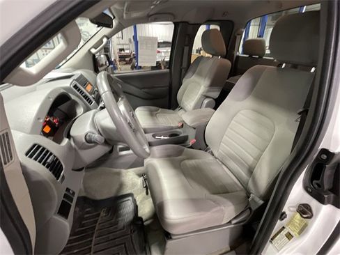 Used 2014 Nissan Frontier S image 17