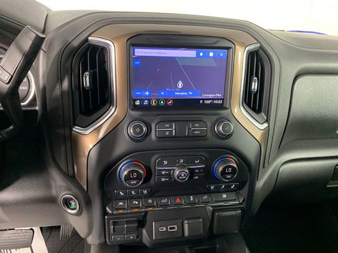 Used 2019 Chevrolet Silverado 1500 High Country w/ Technology Package AWD/4WD image 23