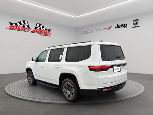 Used 2024 Jeep Wagoneer Series II w/ Flexible Seating Group RWD image 6