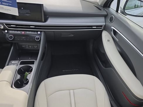 Certified 2025 Hyundai Sonata SEL FWD image 15