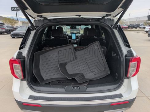 Used 2023 Ford Explorer Platinum w/ Technology Package image 34