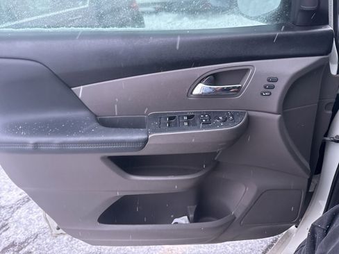 Used 2015 Honda Odyssey Touring Elite image 9