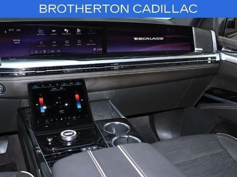Certified 2025 Cadillac Escalade ESV Sport w/ LPO, ONYX Package AWD/4WD image 26