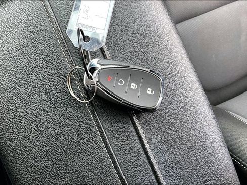 Used 2025 Chevrolet Blazer LT image 34