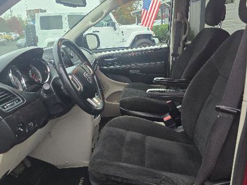 Used 2015 Dodge Grand Caravan SE w/ Quick Order Package 29E SE image 10