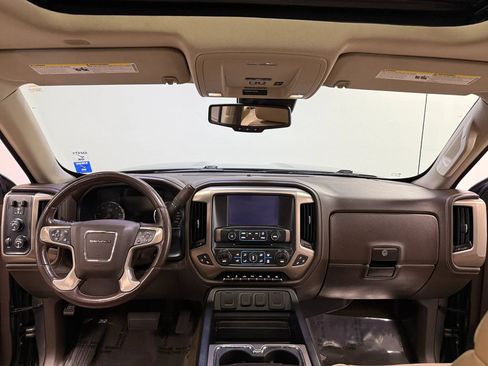Used 2018 GMC Sierra 1500 Denali w/ Denali Ultimate Package AWD/4WD image 11