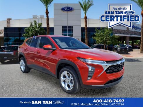 Used 2024 Chevrolet Trax LS w/ LS Convenience Package FWD image 1