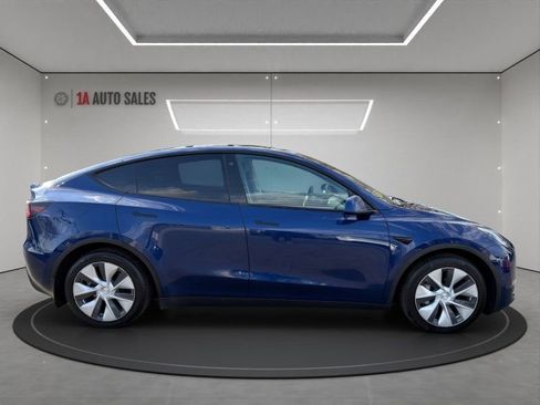 Used 2023 Tesla Model Y Long Range image 6