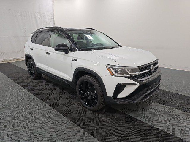 Used 2024 Volkswagen Taos SE AWD/4WD image 3