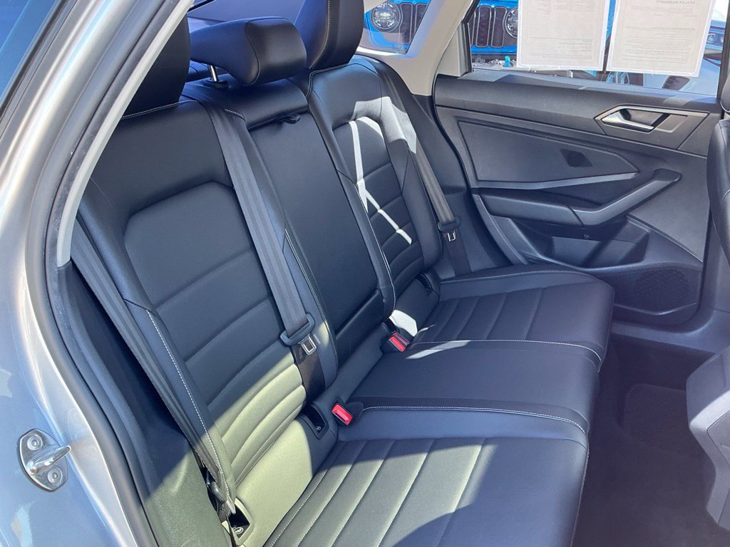 Used 2022 Volkswagen Jetta SE FWD image 18