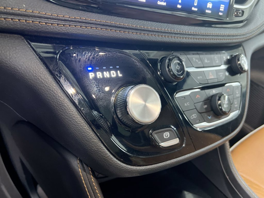 Used 2023 Chrysler Pacifica Pinnacle AWD/4WD image 18