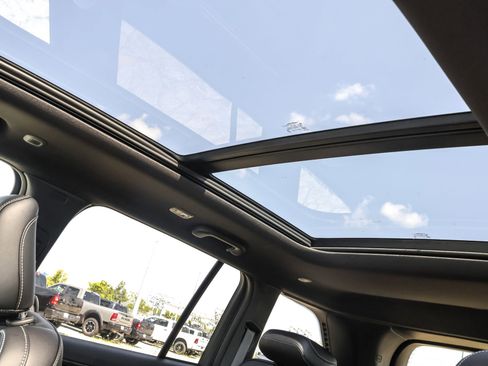 New 2025 Jeep Grand Cherokee Limited image 6