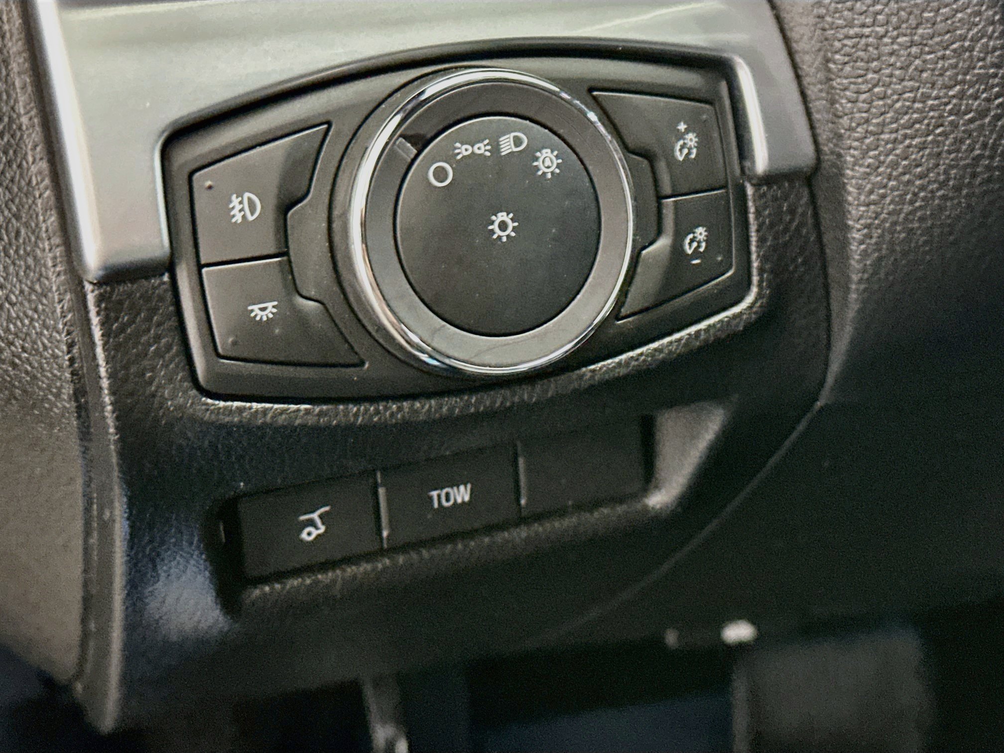 Used 2019 Ford Explorer Sport w/ Equipment Group 401A AWD/4WD image 17