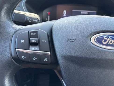 Used 2025 Ford Escape Active AWD/4WD image 18