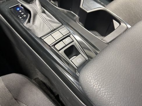 Used 2025 Toyota Camry LE image 39