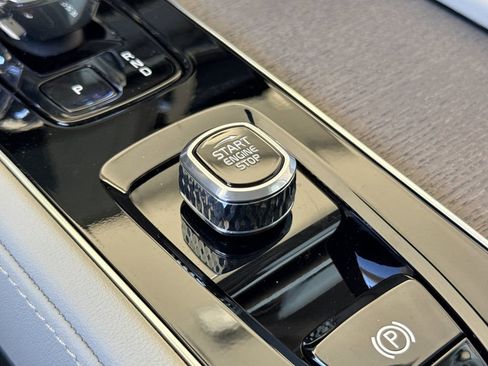 New 2026 Volvo XC90 B6 Ultra image 23