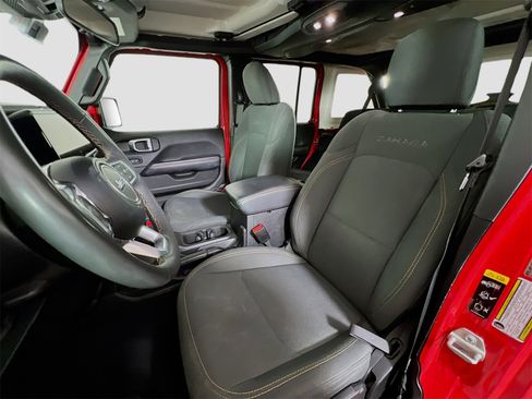 Used 2024 Jeep Wrangler Unlimited Sahara image 12