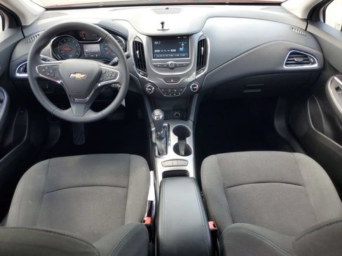 Used 2017 Chevrolet Cruze LT FWD image 13