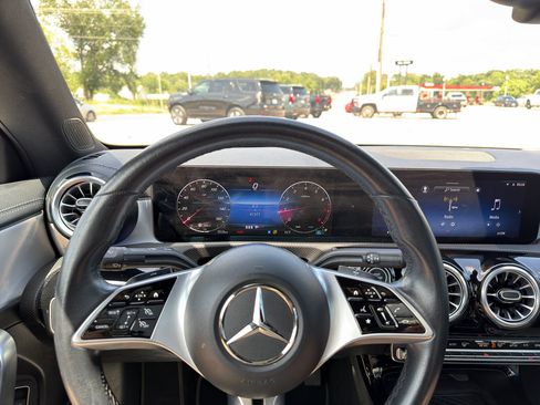 Used 2025 Mercedes-Benz CLA 250 image 25